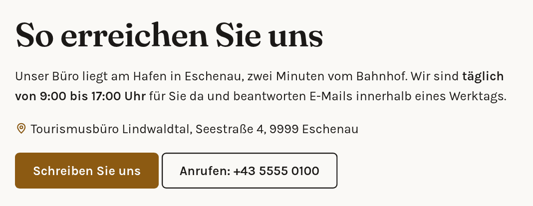 Ein Element Text auf der Website: die Überschrift So erreichen Sie uns, ein Absatz, eine Adresse mit Ortssymbol und zwei Schaltflächen